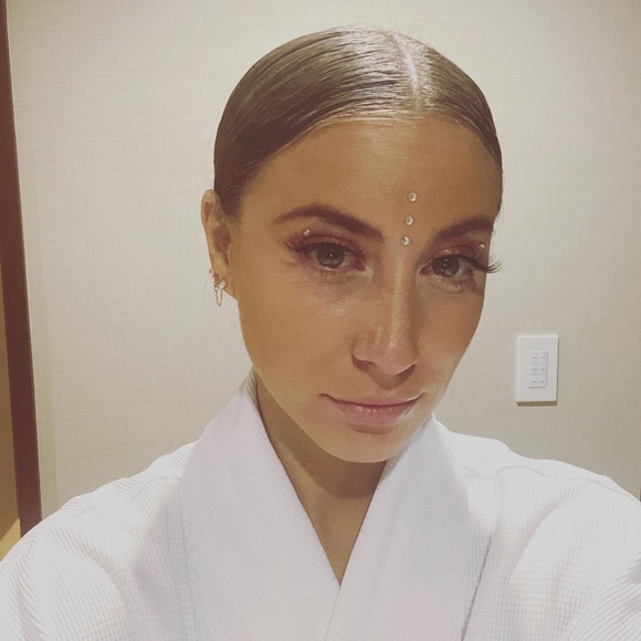 Meet your Posher, Hannah - Picture 1 of 1